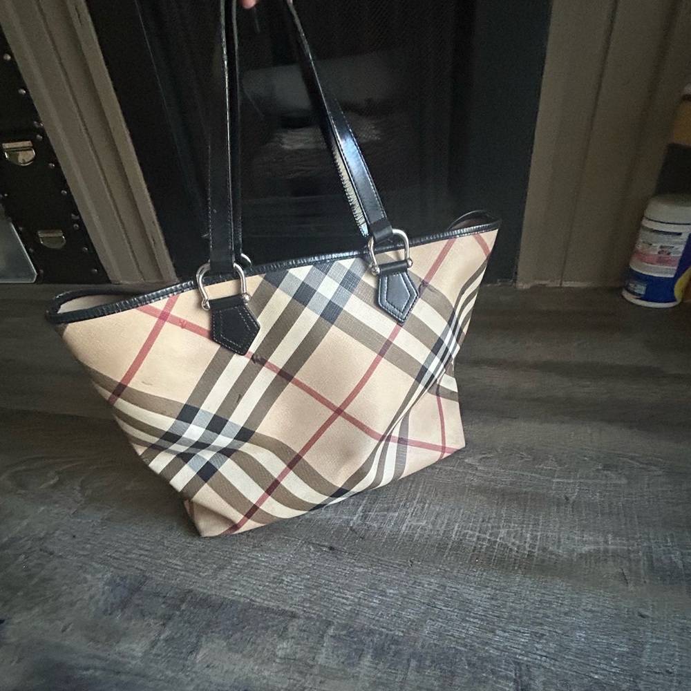 Burberry large Checkered Tote - Black, Tan, and Red